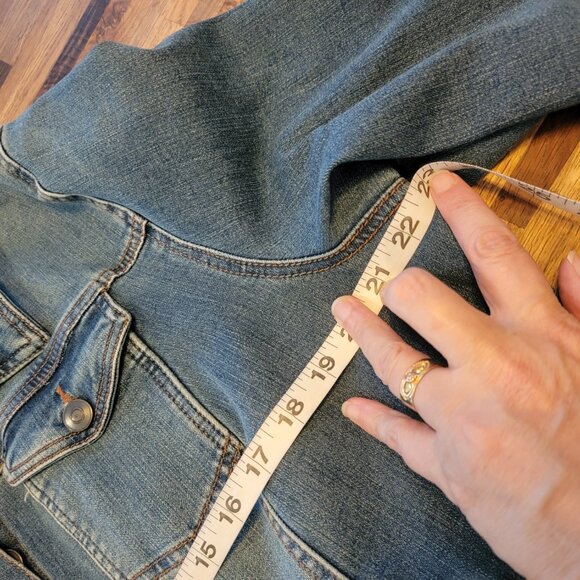 Time and Tru Blue Jean Denim Jacket - Picture 6 of 11